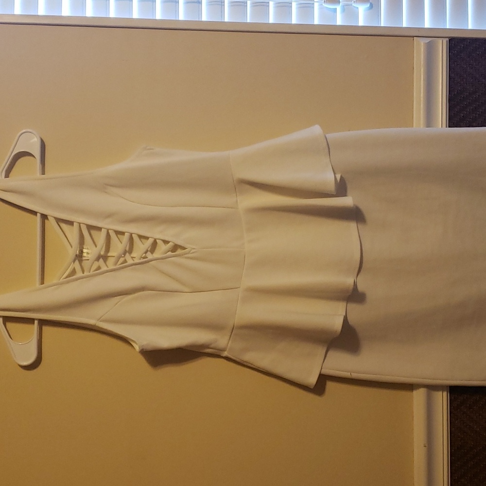2x white dress